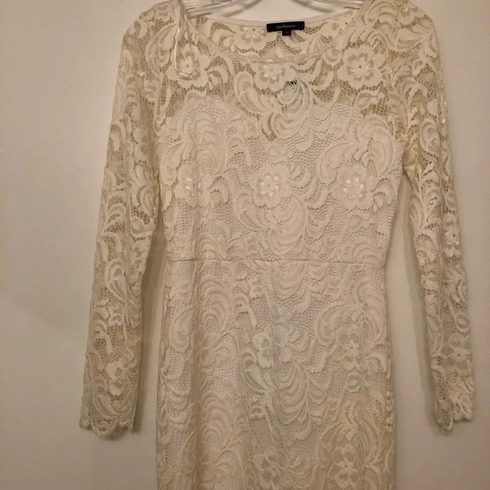 Women’s dress color white bodycon  size medium - Picture 7 of 12